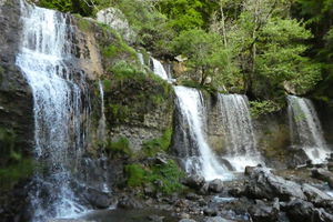 Grotte à Carret et trou de la Doriaz