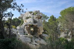 Around Beaux-de-Provence