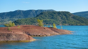 Tour of Lac du Salagou
