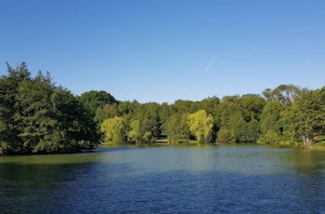 Around Lac Neyton