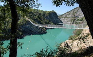 Himalayan footbridges of Lac de Monteynard