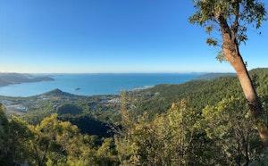 Coral Beach Trail and the Beak Lookout