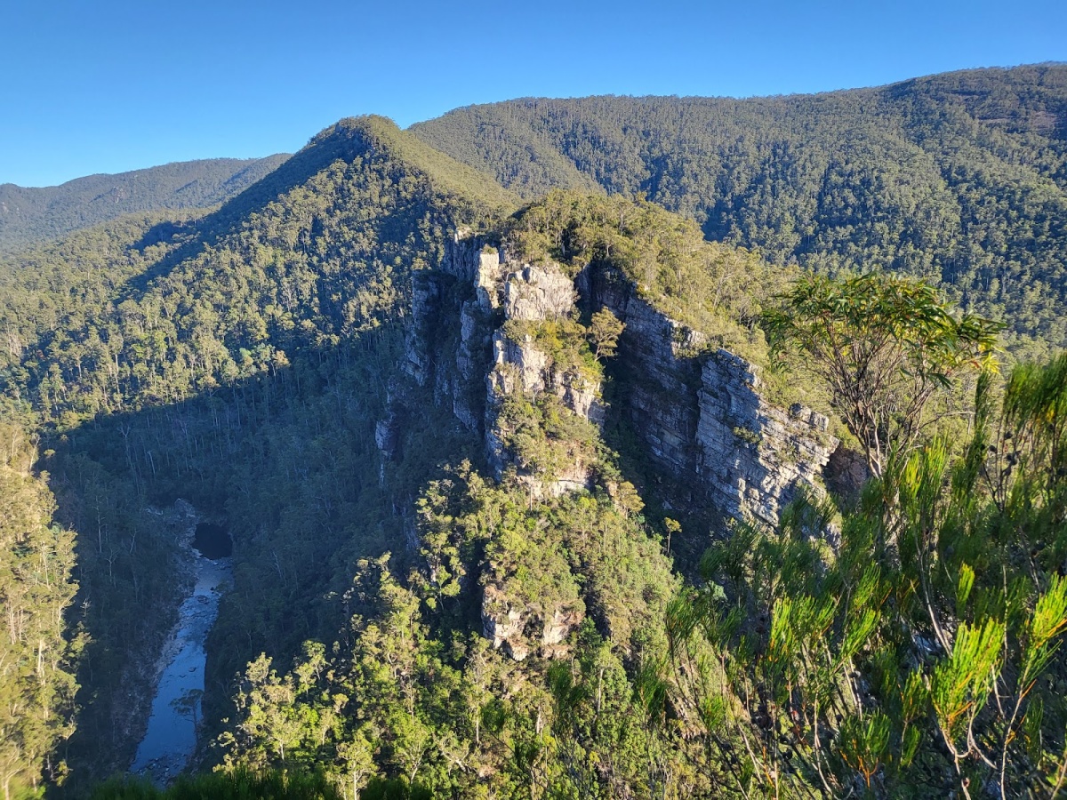 Alum Cliffs Track