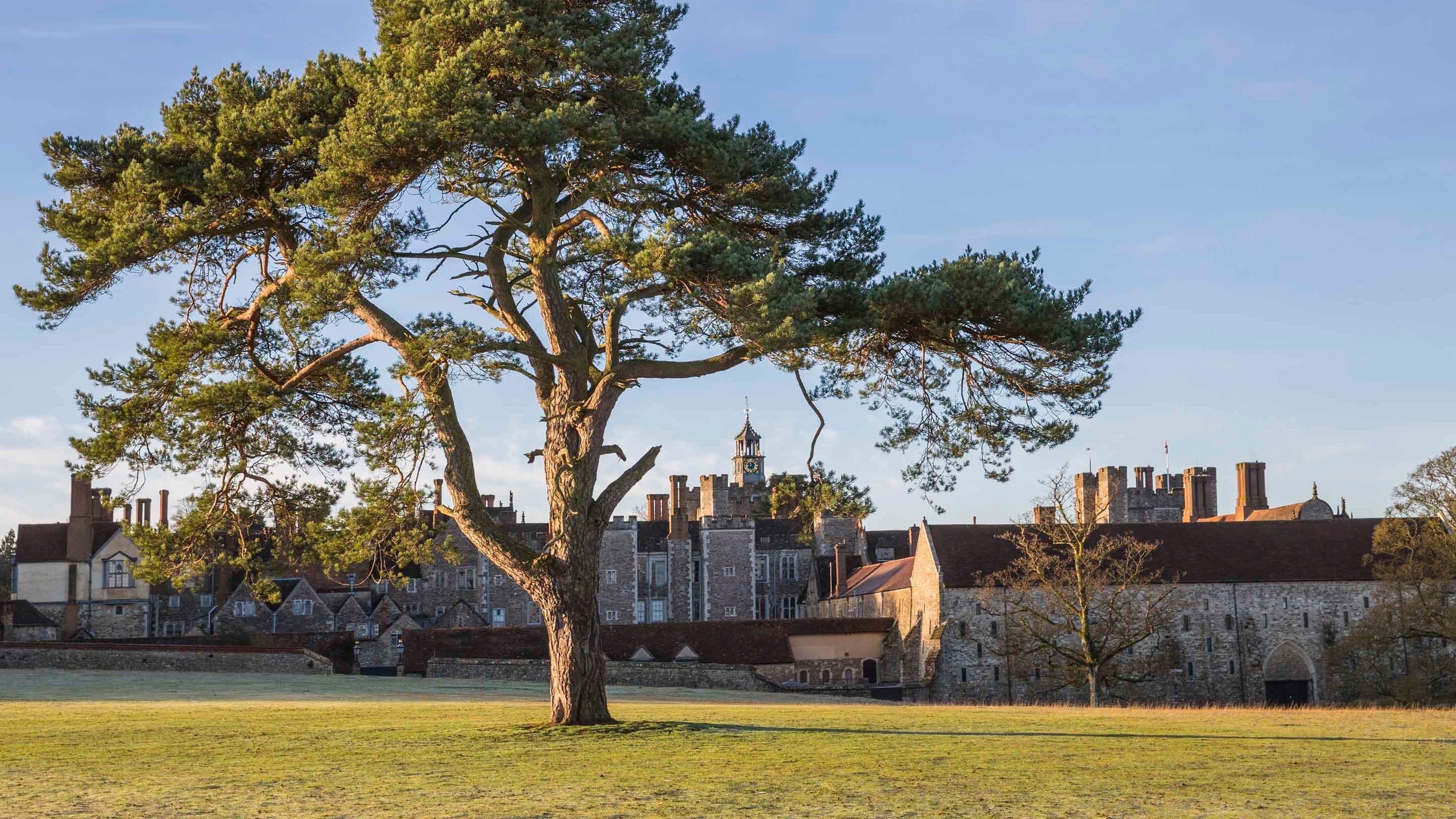  Ightham Mote to Knole House