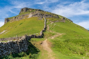 Pen-y-ghent et Hull Pot