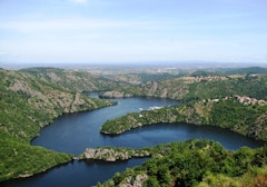 Along Gorges de la Loire