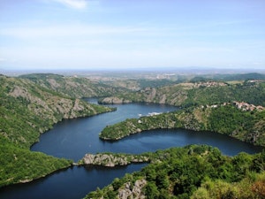 Along Gorges de la Loire