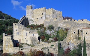 Ermitage et Château de Saint-Montan