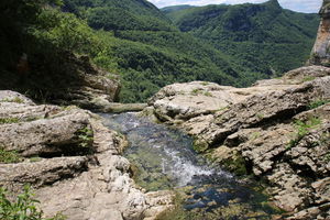 Rocher du Grand Sangle et cascade de la Charabotte