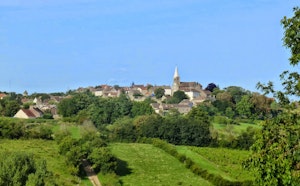Between Saint-Mard-de-Vaux and Charrecey