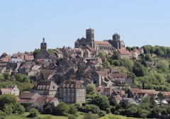 Between Pierre-Perthuis and Vézelay