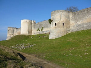 Around Château de Coucy