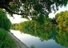 From Bois de Vincennes to the Marne River