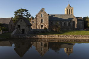 Autour de l'abbaye de la Lucerne