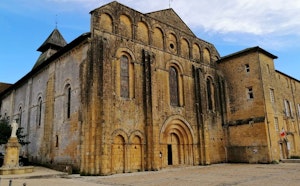 Around Cadouin