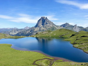 From Lac de Bious-Artigues to Refuge d’Ayous 