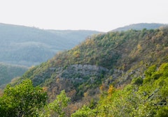 Grotte de Mayrière and Pech Trégon