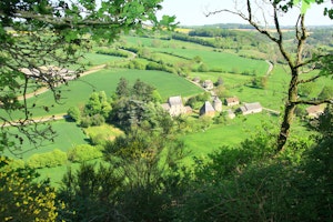 Around Saint-Léonard-des-Bois