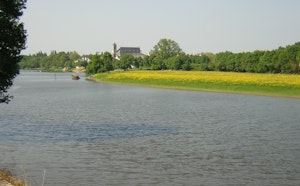 Between Mayenne and Sarthe