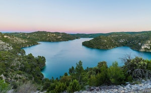 Banks of Lac d'Esparron