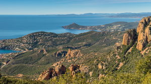 De la gare d'Anthéor à celle du Trayas