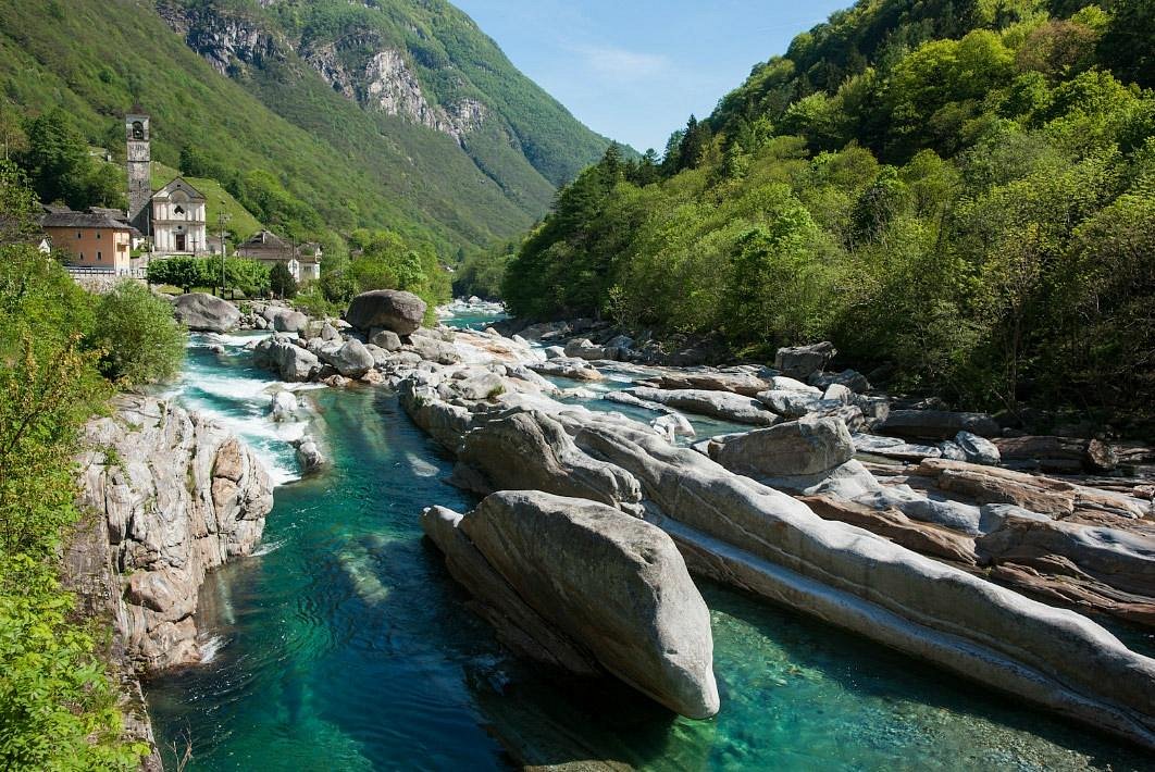 Vallée de Verzasca depuis Sonogno
