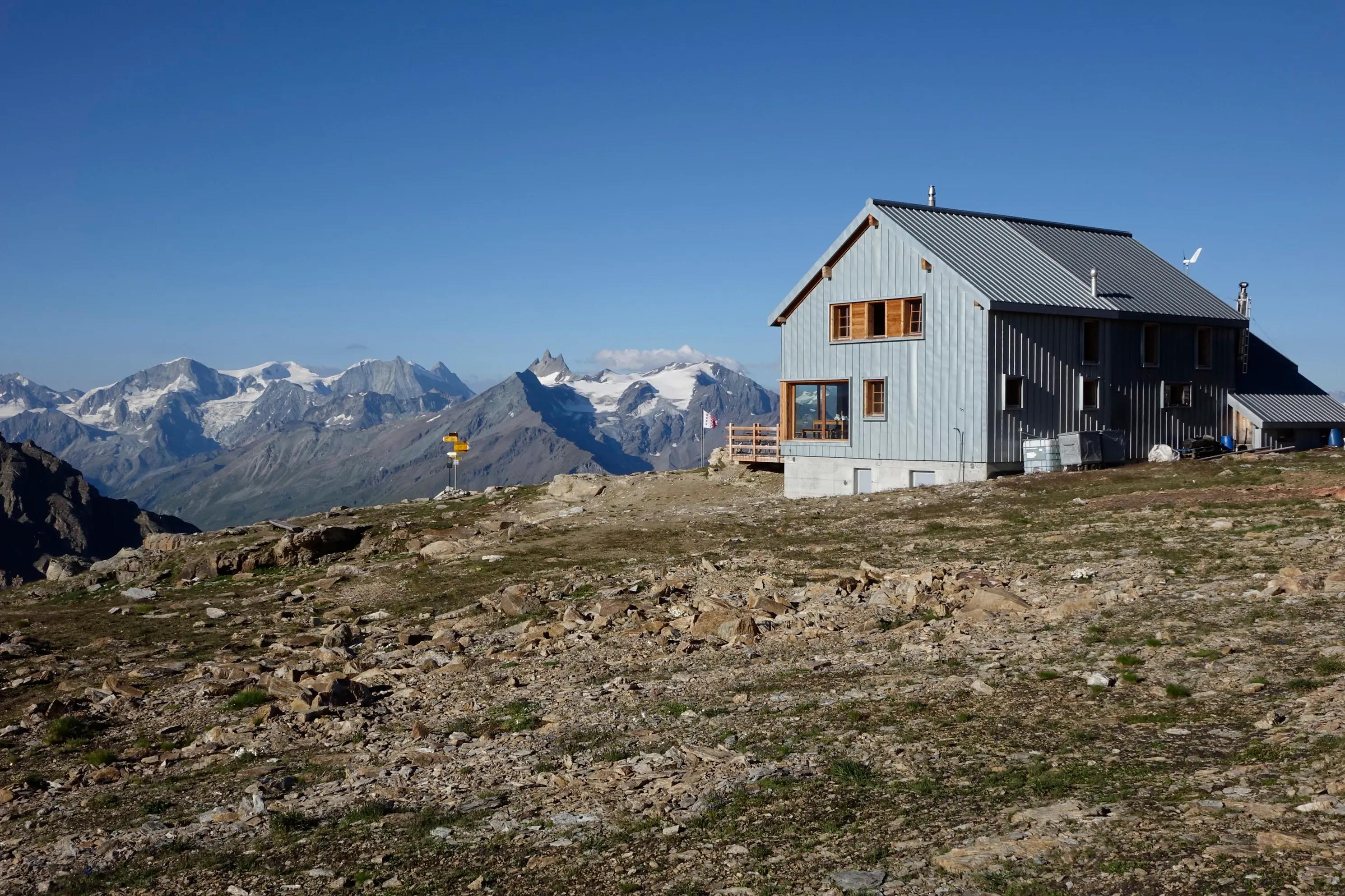 D'Évolène à la cabane des Becs de Bosson