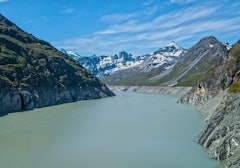 Lac des Dix and Prafleuri Hut