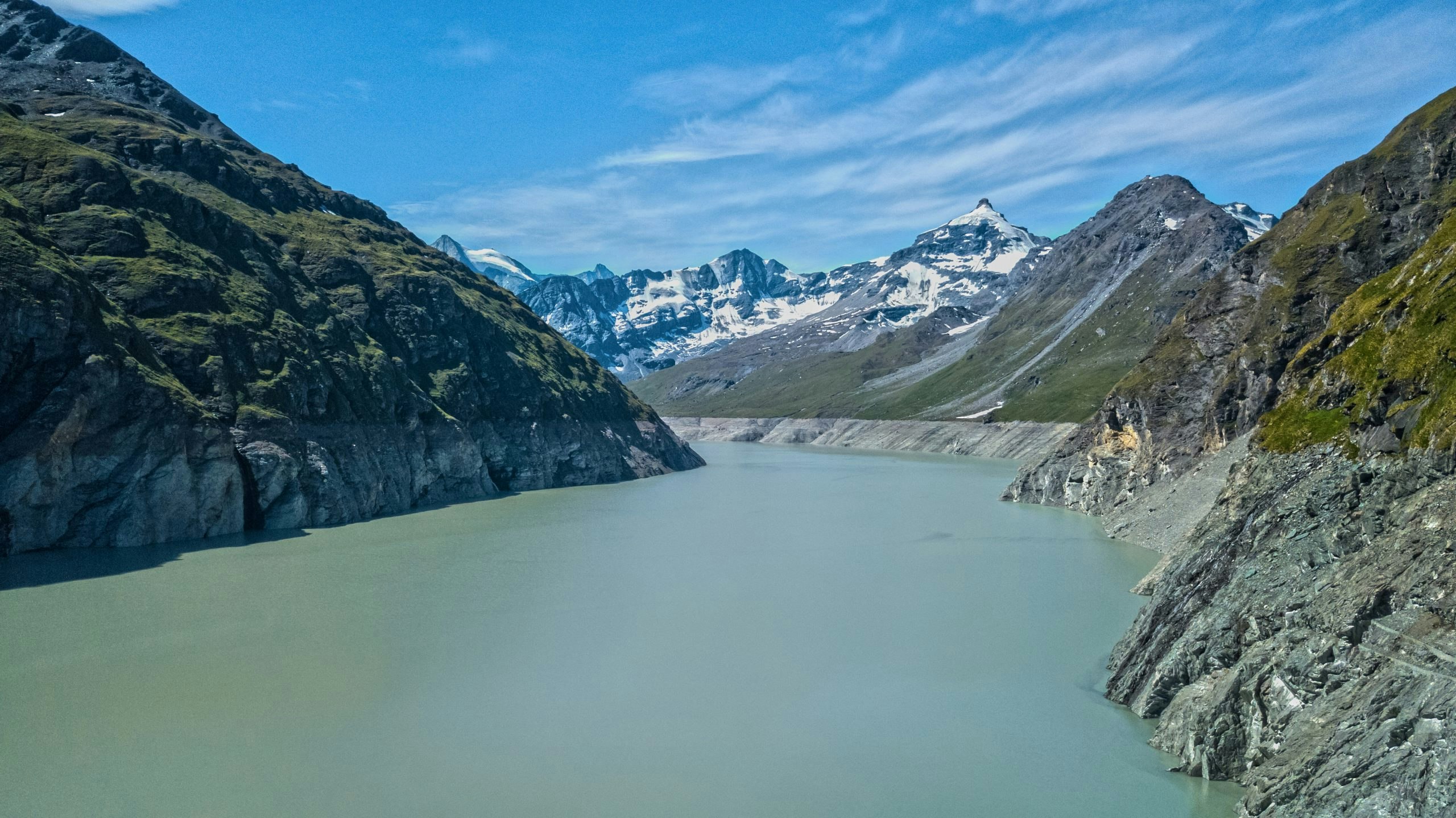 Lac des Dix et cabane de Prafleuri